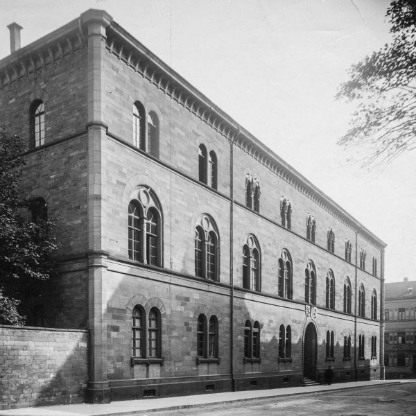 ehemaliges Land- und Amtsgerichtsgebäude in der Seminarstraße 3 in Heidelberg; copyright Stadtarchiv Heidleberg BILDA 884; 600x600px; Diana Kail; Schöpflin-Preis 2026