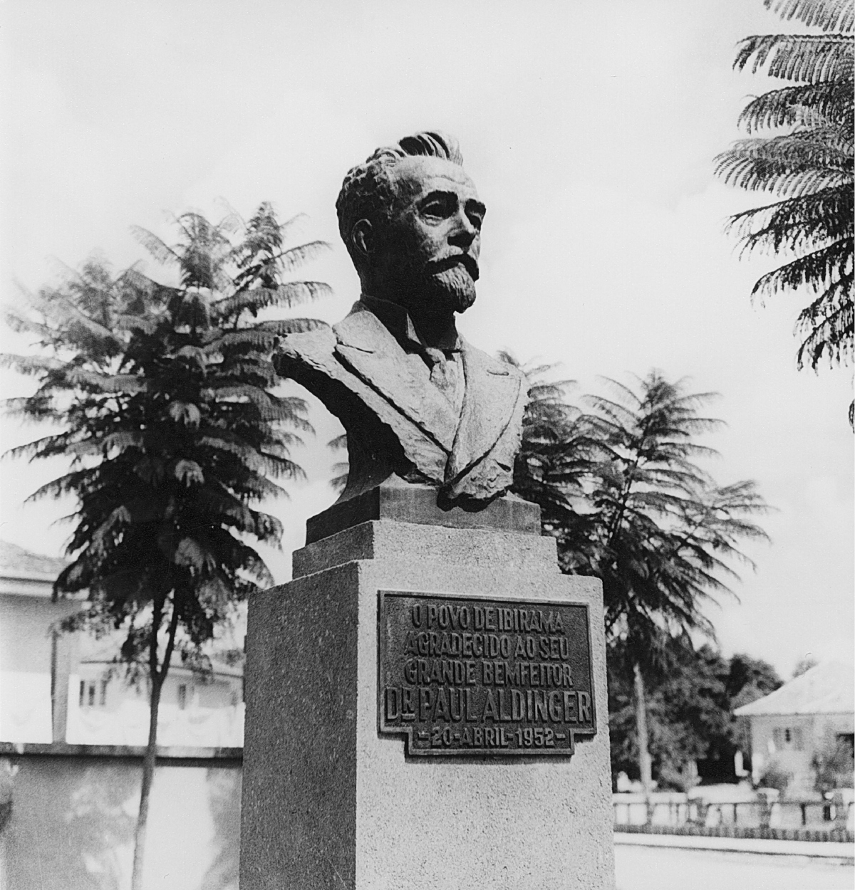 Büste von Paul Aldinger in Ibirama, nach 20. April 1952 (LABW, HStAS P 45 Nr. 363)