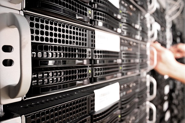 Server. Bildnachweis: Image by Colossus Cloud from Pixabay