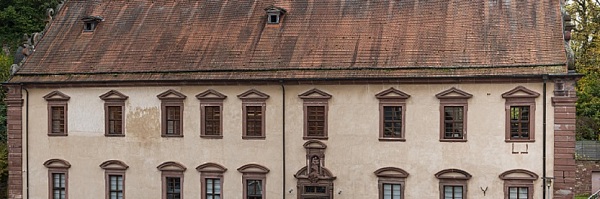 Frontansicht Hospitalgebäude