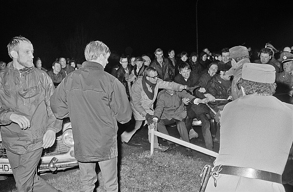 Ausstellung Burghard Hüdig: Kurzgeschichte Springerpresse - Proteste in Esslingen