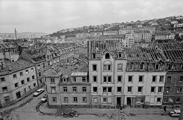 Fotografie von Burghard Hüdig - Zerstörte Stadt Pforzheim nach einem schweren Sturm 1968